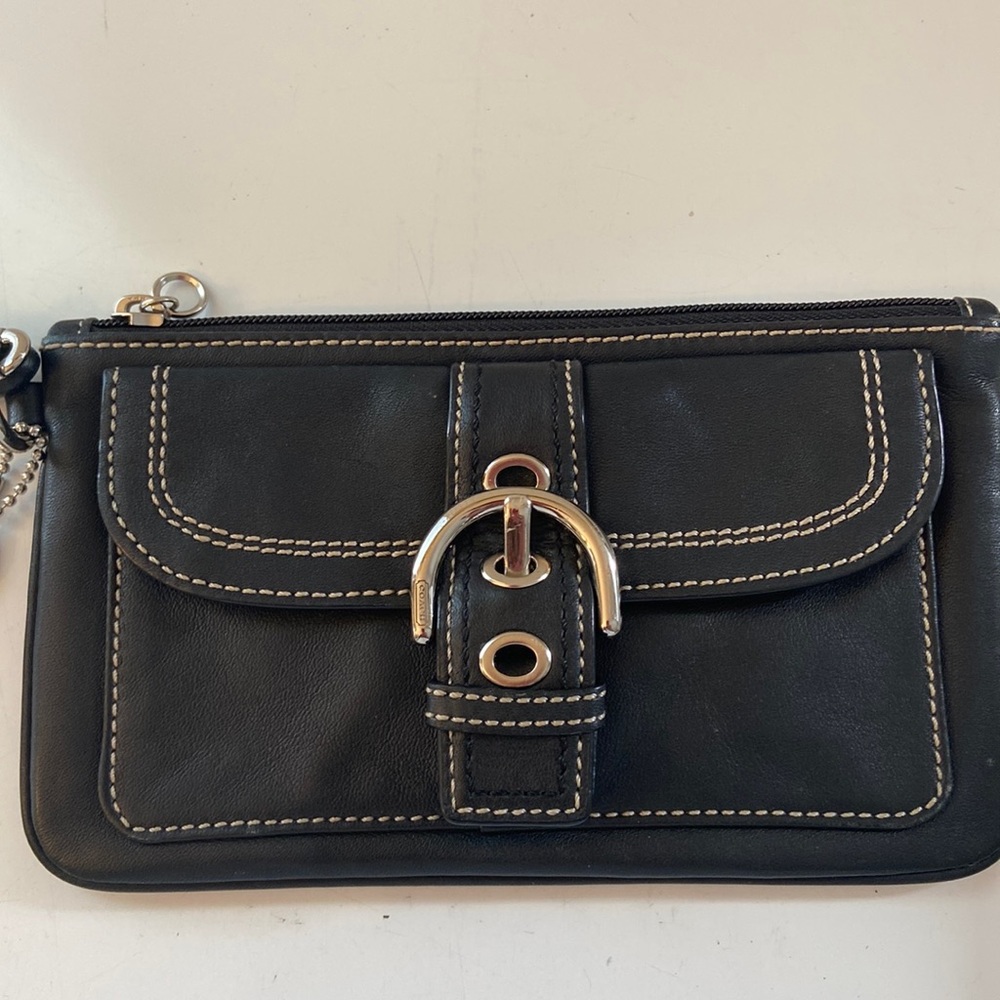 Good used wristlet Coach..I bought online but don’t need it.it had little wear